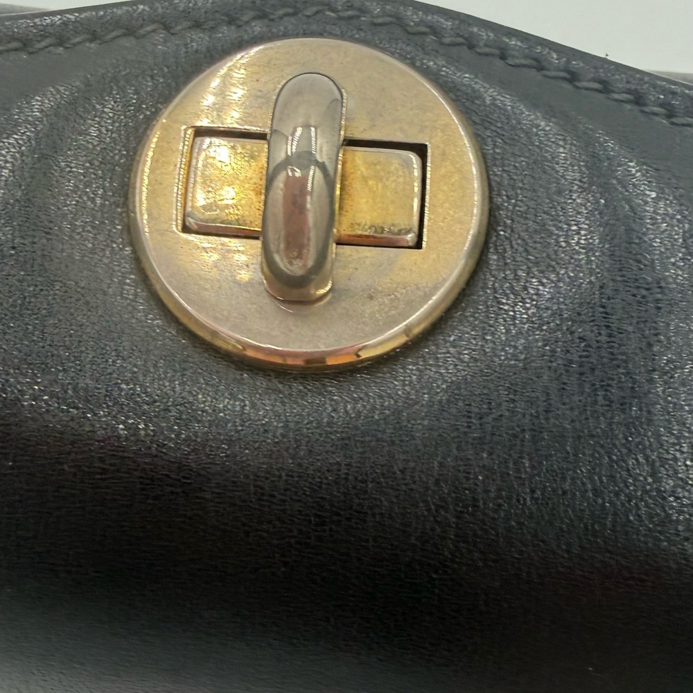 Elegant VINTAGE Gucci Black Leather Handbag. EUC mirror and pouch COA - Picture 5 of 14